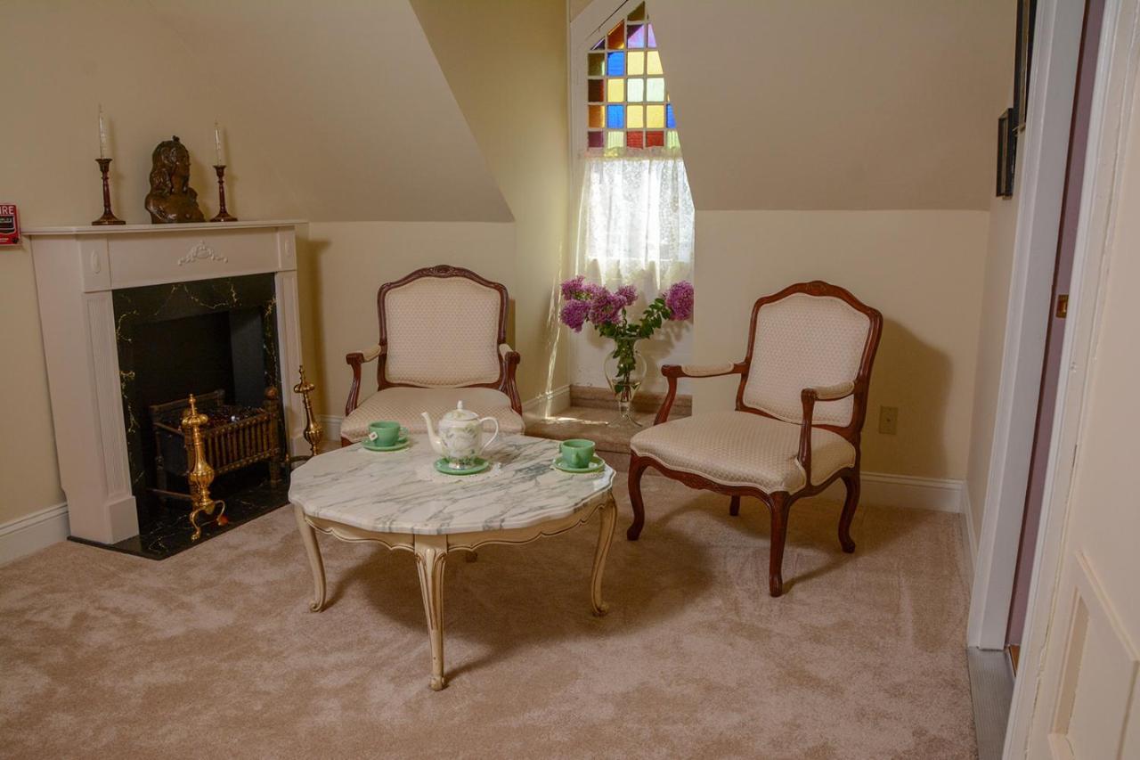 The Towers Bed & Breakfast Milford Exterior photo