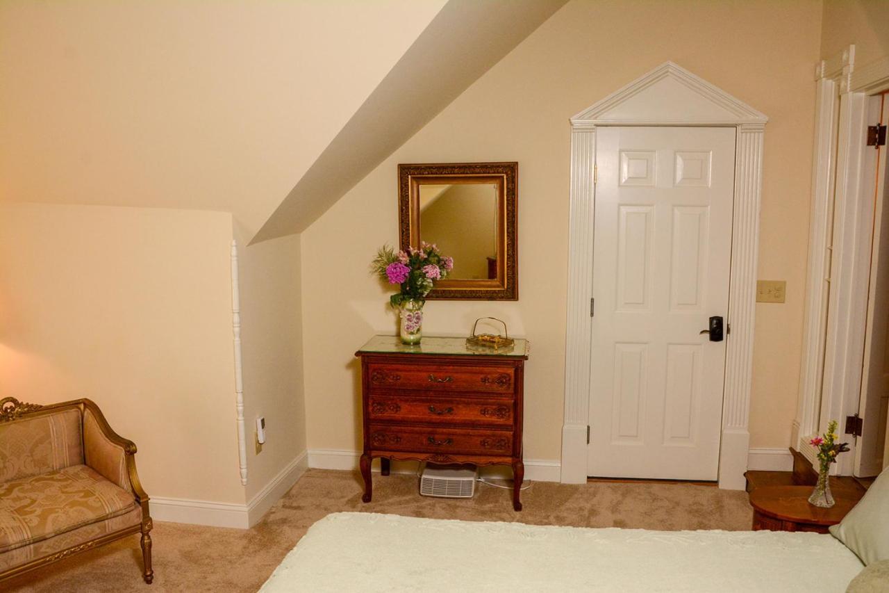 The Towers Bed & Breakfast Milford Exterior photo